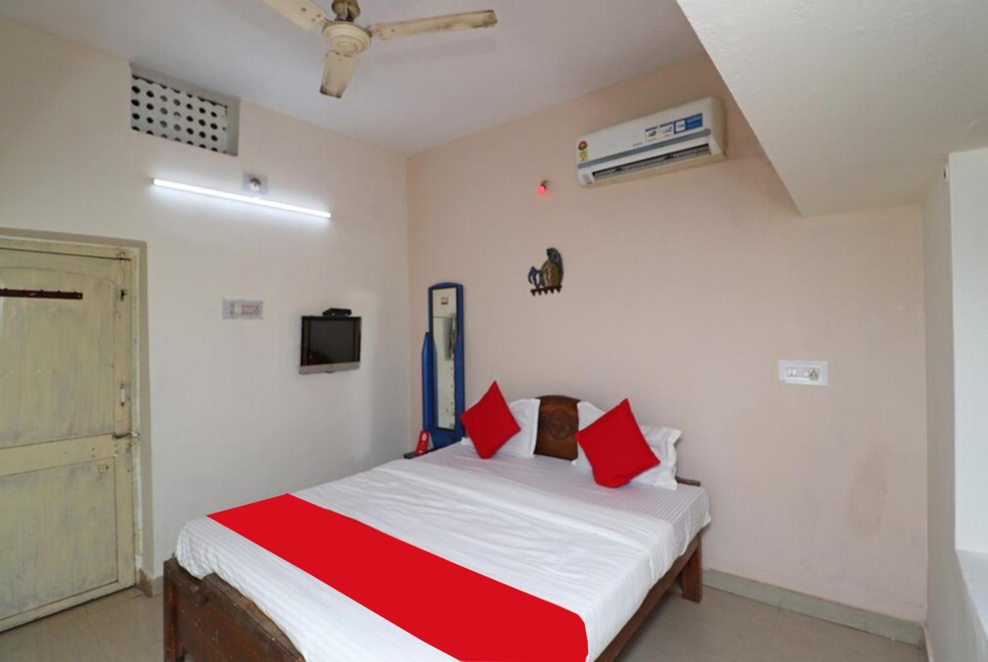 Hotel Padoshi Puri Near Beach Best Choice Of Travellers By Morservices Exterior photo